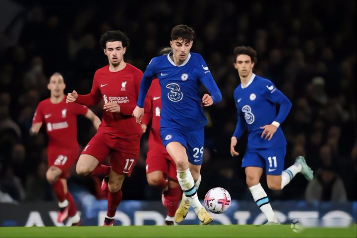 形成强对比 形成强对比